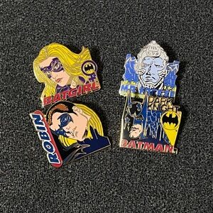 SET OF 4 BATMAN & ROBIN MOVIE ENAMEL PINS 1997 WINCRAFT GOOD COND RARE VINTAGE